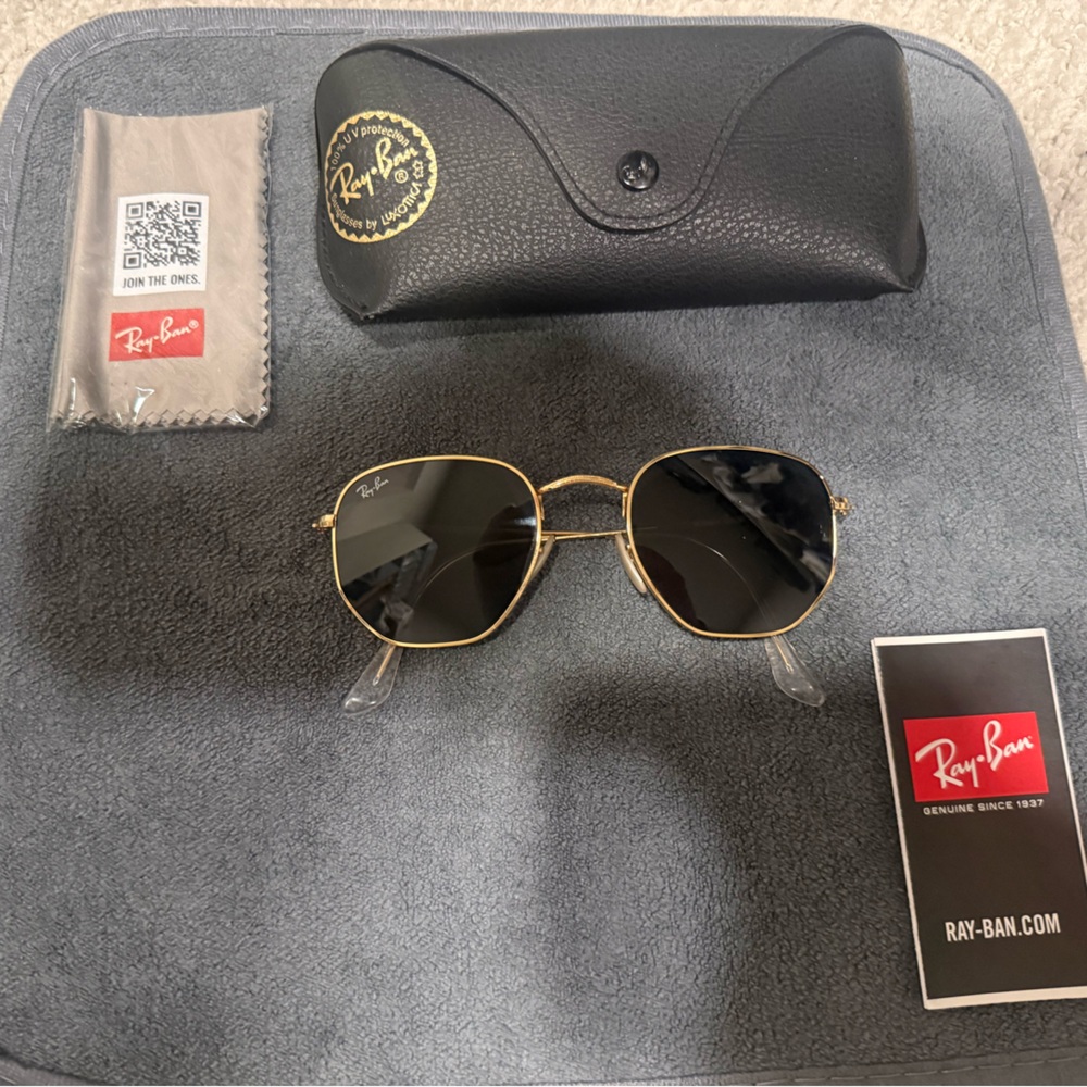 Ray-Ban womens Gold Frame Black Lens Sunglasses with Case